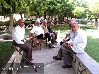 مجلس و دولت برای افزایش سن بازنشستگی به ۶۵ سال تصمیم جدی بگیرند