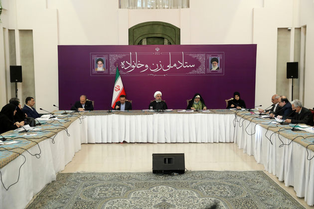 نشست زنان ایرانی با حضور روحانی برگزار شد