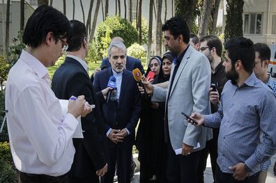 افزایش حقوق کارکنان دولت در ماه جاری به طور کامل پرداخت می‌شود