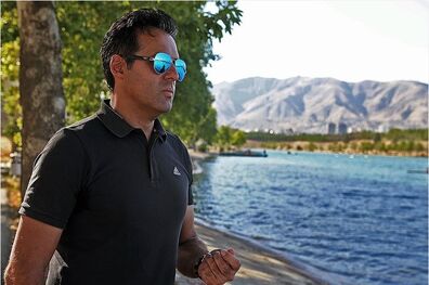 برخی تیشه به ریشه رویینگ می‌زنند/ می‌خواهند من را مقابل جیوگانیک بگذارند