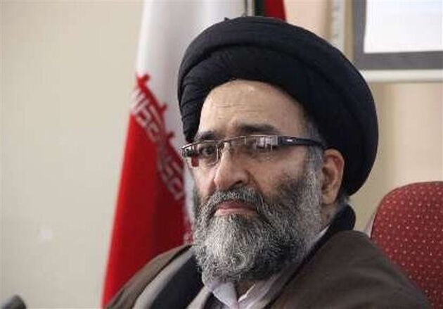 باید طرح های تبلیغی در سطح شهر تلفیقی از هفته وحدت و 13 آبان باشد