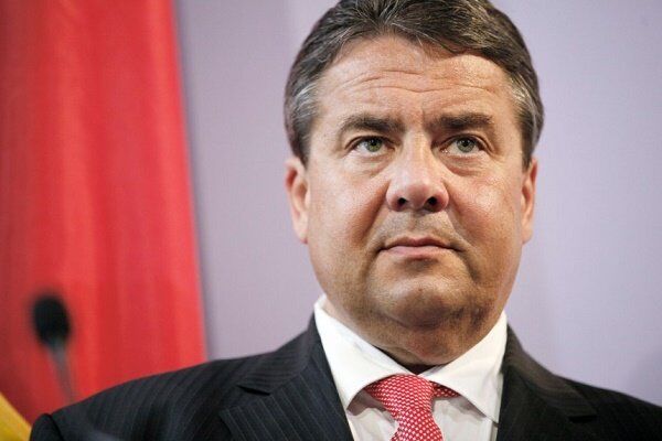 ترامپ به دنبال تغییر رژیم در آلمان است