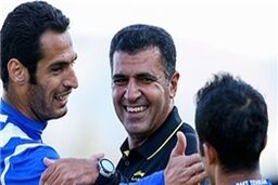 تجلیل از داوران بازنشسته فوتبال/ هدیه داوران به حامی مالی