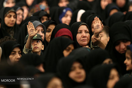 دیدار جمعی از خانواده‌های شهدای مرزبانی و مدافع حرم با مقام معظم رهبری