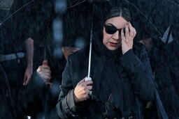 علویان «خانه کاغذی» را صداگذاری می‌کند
