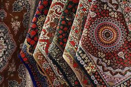 مرکز ملی فرش ایران تلاش کرده است که حامی و رونق دهنده صادرات فرش دستباف کشورمان باشد 