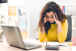 چه ارتباطی بین میگرن و سرطان سینه است؟