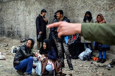معتادان متجاهر در راه اردوگاه فشافویه