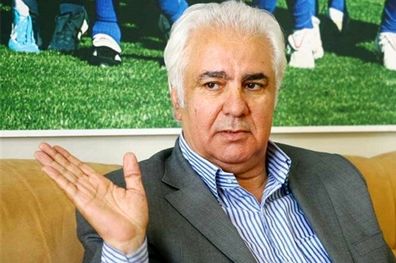 یک مدیر استقلال در اردوی آبی ها حاضر شد