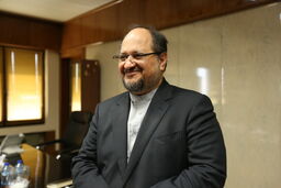 دستور محمد شریعتمداری برای اجتناب از ارسال پیام تبریک، درج آگهی، ارسال تاج گل و اقدامات مشابه