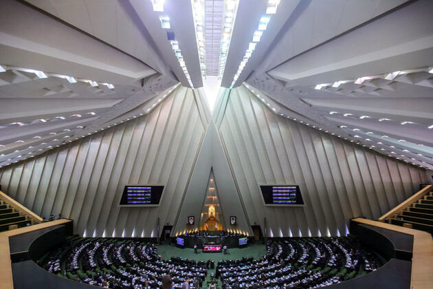  یکصد و پنجاه و یکمین جلسه علنی مجلس شورای اسلامی آغاز شد 