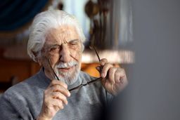 پیکر فقید روح الله مفیدی در زادگاهش آرام گرفت