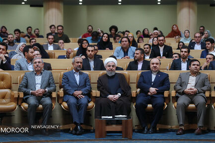 دیدار و ضیافت افطار جمعی از جوانان و دانشجویان با رییس جمهور
