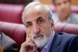 جذب بی رویه دانشجوی دکتری زمینه ساز خرید و فروش پایان نامه