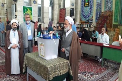 ملت ایران باید در هر شرایطی پذیرای نتیجه انتخابات باشند