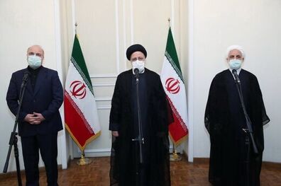 روسای قوا به جمع دانشجویان میروند