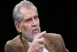 بررسی مجاھدت ھای نادر طالب زادہ در تلویزیون