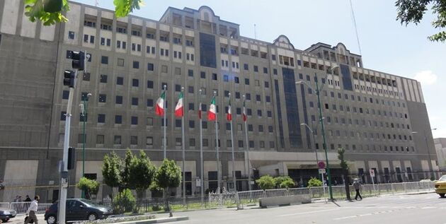 تجمع معلمان در مقابل مجلس شورای اسلامی