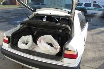 توقیف سواری 405 با 300 کیلو مواد افیونی