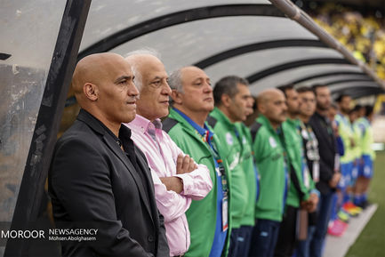 دیدار تیم های استقلال تهران و سپاهان اصفهان