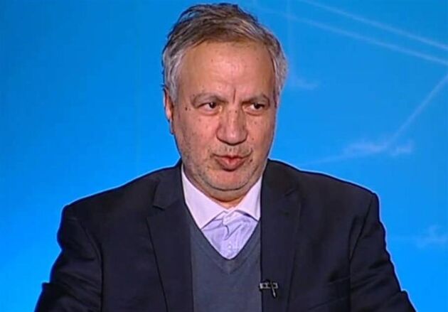 واکنش جالب مهاجرانی بر لیسیده شدن «نور پهلوی» توسط سگ خانگی اش