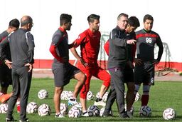 فرزندان شهدای مدافع حرم در تمرین پرسپولیس