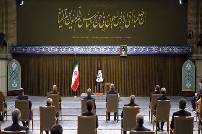 اخلاص و مجاهدت شهیدان رجایی و باهنر درسی برای همه مسئولان است