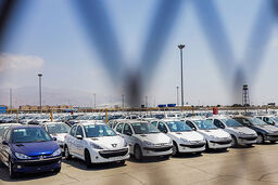 بازار خودرو راکد است/ وضعیت بازار خودروهای خارجی در سال ۱۴۰۰