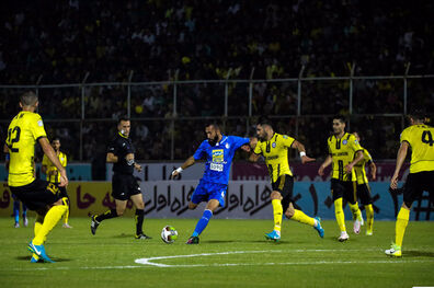 بازی پارس جنوبی جم و استقلال زنده از شبکه سه سیما پخش می شود
