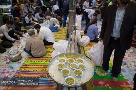 افطاری در  ترمینال تاکسی ونک