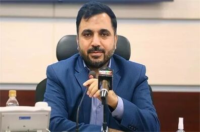 از گوشی موبایل تولید داخل استفاده می‌کنم
