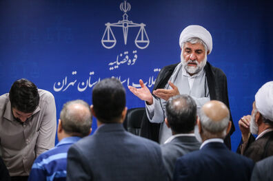 پولشویی یک میلیارد و 200 میلیون یورویی متهم نفتی/وکیل متهم نفتی: اینها حزب اللهی و بچه های انقلاب هستند