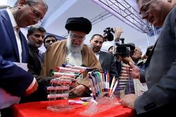 آیت الله خامنه ای از نمایشگاه «کالای ایرانی» بازدید کردند