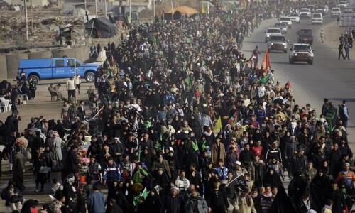 دولت مکلف به تدوین سازوکارهای لازم برای ساماندهی امور زائرین پیاده‌روی اربعین شد