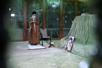 حضور رهبر معظم انقلاب در مرقد مطهر امام خمینی (ره) 
