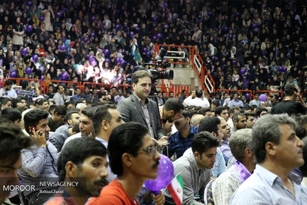 جشن پیروزی هواداران حسن روحانی در کرمانشاه