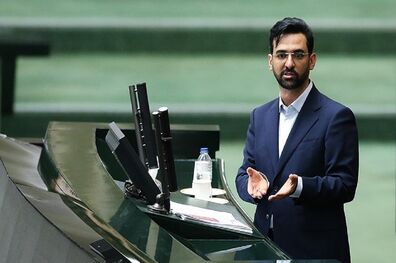 وزیر ارتباطات از مجلس کارت زرد گرفت
