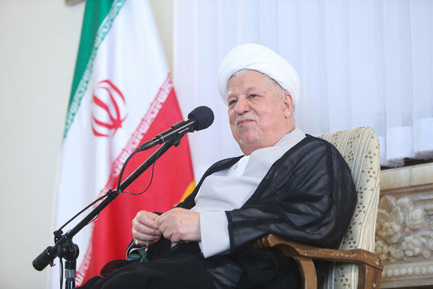 شیعه و سنی به جای اختلافات بر مشترکات خود تاکید کنند