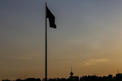 پرچم یا حسین (ع) بر فراز شهر تهران به اهتزاز درآمد
