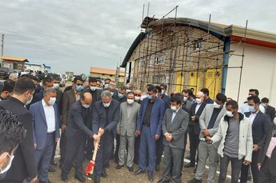 حضور مدیرعامل بانک کشاورزی در مراسم گلنگ زنی تکمیل زنجیره تولید فرآورده های لبنی هلدینگ صباح در آزاد شهر