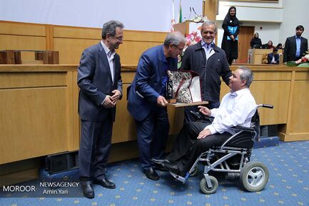 مراسم تجلیل از دست اندرکاران تصویب قانون حمایت از حقوق افراد دارای معلولیت