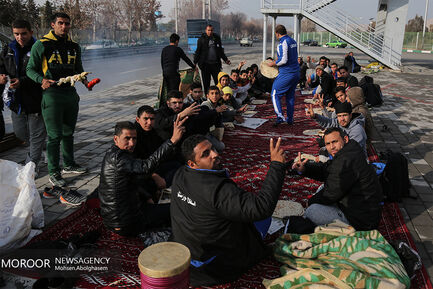 دیدار تیم های فوتبال نفت تهران و استقلال خوزستان