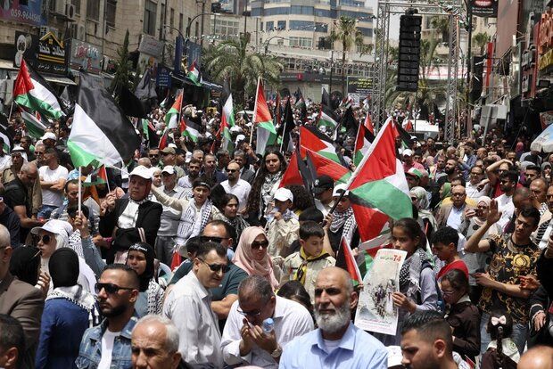 هزاران فلسطینی در رام الله به مناسبت یوم النکبه شعار سر دادند