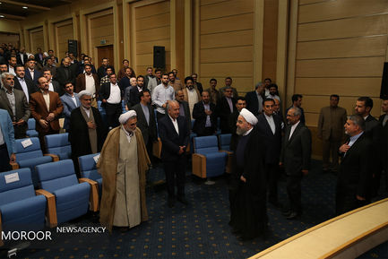 ضیافت افطار خادمان قرآن کریم با رییس جمهور