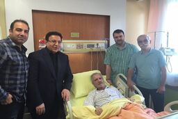 هدایتی به ملاقات پدر استقلال رفت