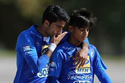 مهدی قائدی بازیکن استقلال راهی ICU شد