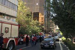 آتش سوزی برج تجاری-مسکونی در بلوار آفریقا/ تاکنون مصدومی گزارش نشده است