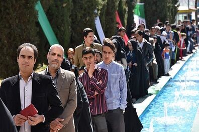 صفوف طولانی همزمان با آغاز انتخابات ریاست جمهوری در ایران