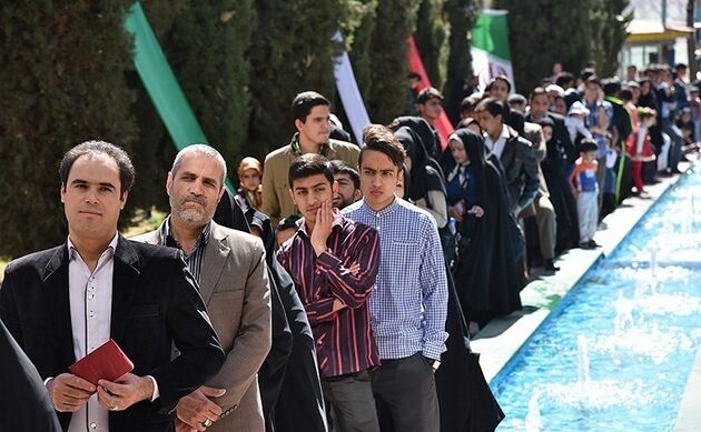 صفوف طولانی همزمان با آغاز انتخابات ریاست جمهوری در ایران