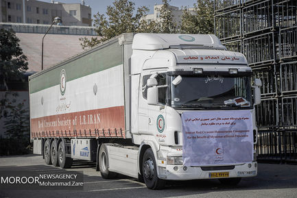 بارگیری کمک‌های جمعیت هلال‌احمر جهت ارسال به میانمار